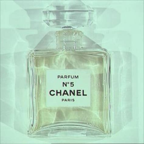 advertisement chanel no 5 1921|Chanel No 5: The Story Behind the Icon .